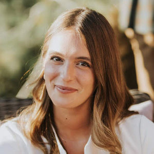 Meet your Posher, Claudia